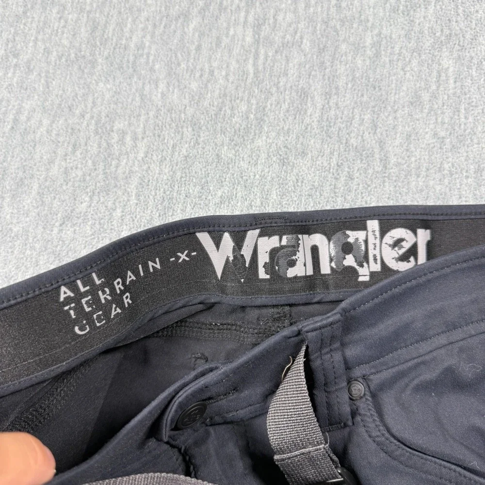 Wrangler Pants Mens 34x30 Gray ATG All Terrain Gear Stretch Hiking Utility Chin